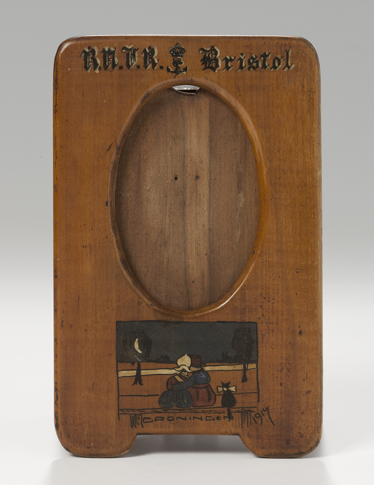 Fotolijstje met beschildering: RNVR Bristol Groningen 1917